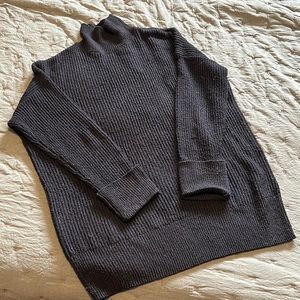 Vero Moda super cozy turtleneck sweater.